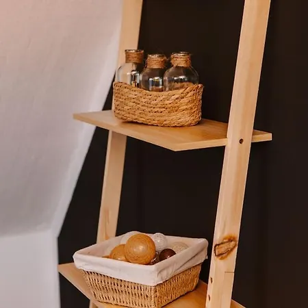 Διαμέρισμα Modern & Black - - Netflix - Wifi - 4 Person *