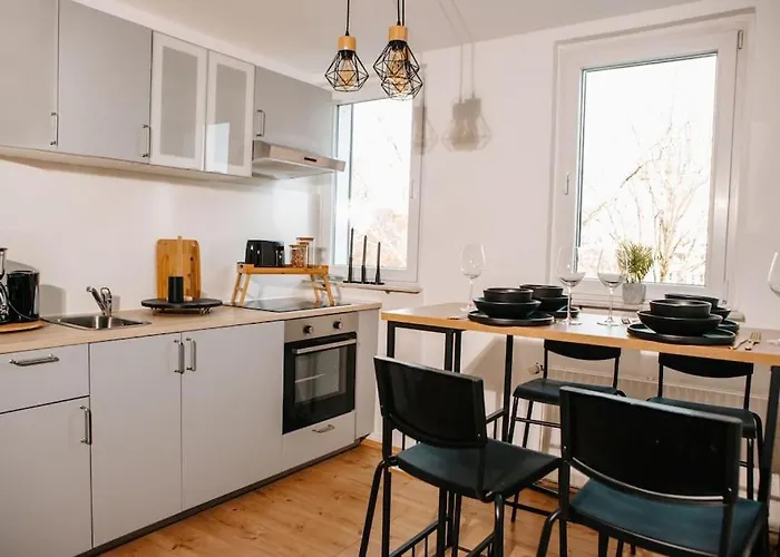 Modern & Black - - Netflix - Wifi - 4 Person Bochum