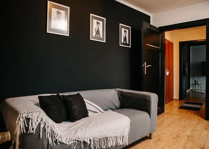 Modern & Black - - Netflix - Wifi - 4 Person Appartamento *